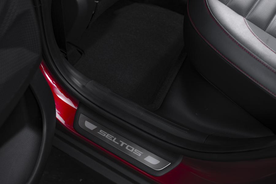 Детали интерьера Kia Seltos GT-Line 2019 года  (ZA) (фото 22 из 41)